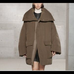 NWT ZARA SRPLS collection CCN PFFR 09 Oversized Brown Coat. Size L